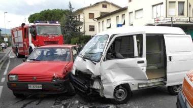 Prigioniero nel furgone dopo lo scontro