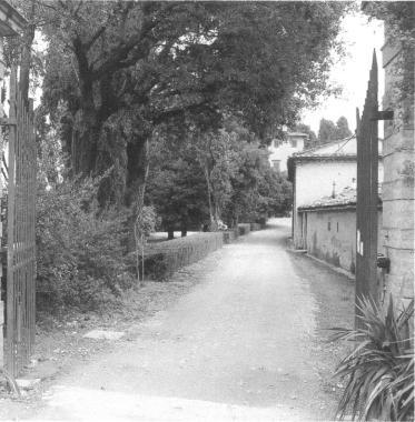 Lingresso di castello Sonnino a Montespertoli  