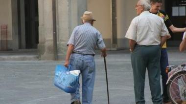 Anziani in strada