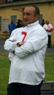 <b>MISTER</b> Lamberto Magrini oserva i uoi ragazzi in campo      