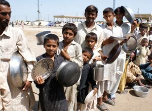 In campo per le vittime del Pakistan