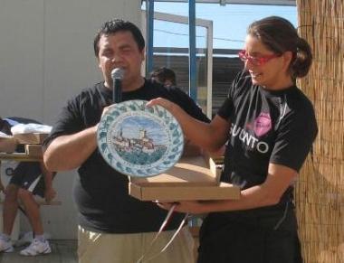 <b>PREMIAZIONE.</b> Francesca Rossi riceve il trofeo 