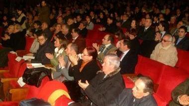La platea gremita del cinema Astra che ora inaugura il 3d
