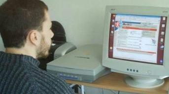 <b>INTERNET.</b> Turista sul web
