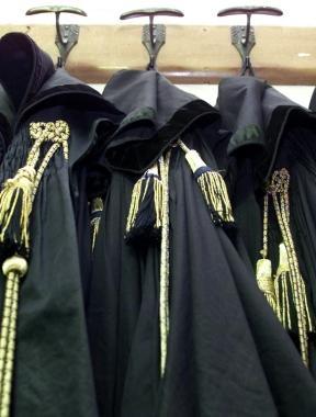 <b>A PROCESSO.</b> Giudizio per un parroco e la sua ex collaboratrice  