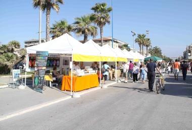 Stand in piazza Mazzini, commercianti furiosi 