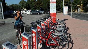 In giro per la città con le bici a nolo