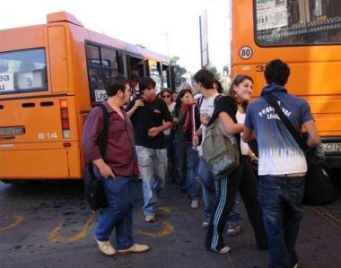 Nuovi orari per i bus degli studenti