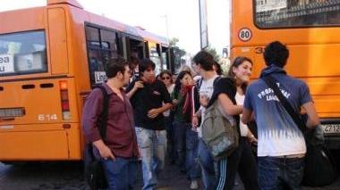 Nuovi orari per i bus degli studenti