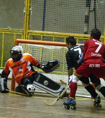 Unazione di gioco dellMg Estra Prato Hockey 1954  