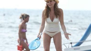 <strong>IN SPIAGGIA.</strong> La Santanchè ritratta al bagno del Twiga
