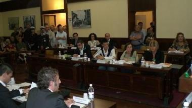 Una seduta del consiglio comunale di Santa Croce