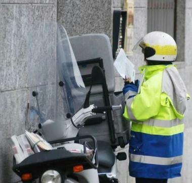 Un postino al lavoro 
