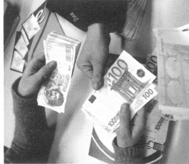 Si effettua il cambio valuta 