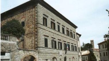 A sinistra Linda Bilei nuovo assessore In alto Castelnuovo