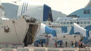 Sindaci in piazza contro il caro nave