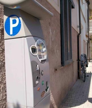 <b>SOSTA. </b>A sinistra il parcheggio gratuito di via Petrarca Sotto, Pastechi 