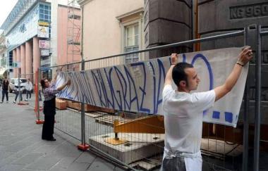 Via Bastione: i commercianti affiggono lo strisicone di protesta 