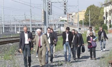 Il sopralluogo delle autorit&agrave; nel posto in cui si propone a Rebeldia una nuova sede 