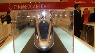 Il modellino del V300 esposto allo stand Finmeccanica della fiera internazionale Innotrans di Berlino