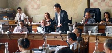 Il sindaco Renzo Berti in consiglio comunale  