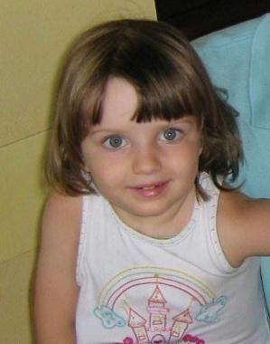 La piccola Sara Giangravè compie 3 anni. Il tempo vola via con la sua gioia e la sua allegria. ...