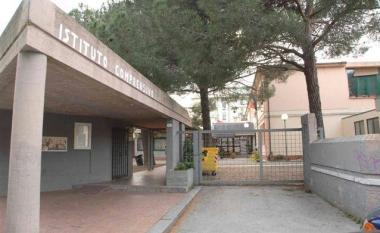 La scuola media Pascoli a Portoferraio 