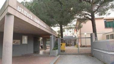 La scuola media Pascoli a Portoferraio