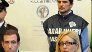 La conferenza stampa col sottosegretario