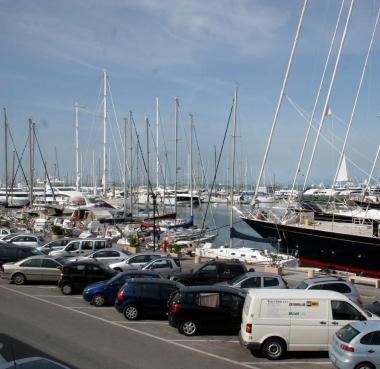 <b>NAUTICA.</b> Unimmagine della Darsena 
