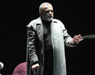 In senso antiorario: Elio nei panni di Gian Burrasca, Isabella Ferrari ed Ennio Fantastichini protagonisti de Il catalogo, Rocco Papaleo che metter&agrave; in scena Eduardo e Franco Branciaroli nellEdipo Re 
