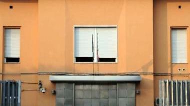 <b>L’ENTRATA.</b> La porta di ingresso del carcere massese