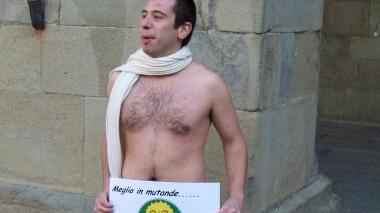 A fianco Lorenzo Lombardi sopra una clamorosa protesta del neo segretario contro l’uso delle pellicce