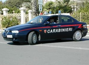 Rubano un camion, 5 in manette