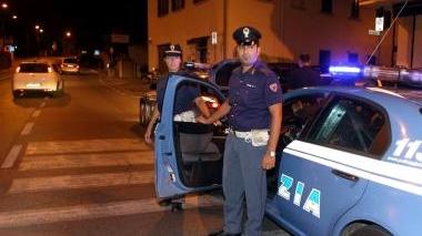 Polizia al lavoro di notte
