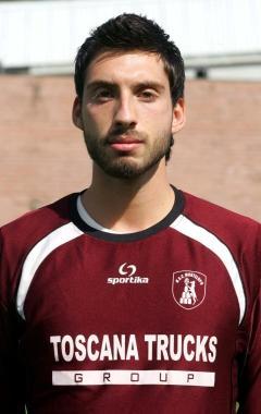 Sopra il bomber Andrea Mercuri costretto a saltare almeno un mese di campionato a causa di un infortunio muscolare, a destra il nuovo gruppo del Montelupo 
