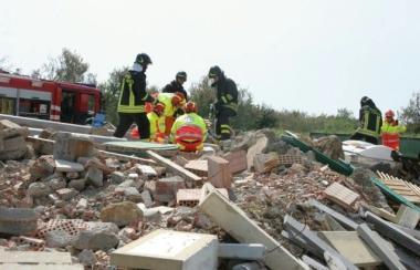 Un’esercitazione al campo macerie di Rosignano
