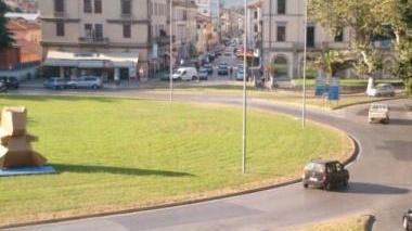 Parcheggio sulla rotonda il cantiere sta per aprire