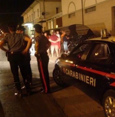 I carabinieri durante un controllo 