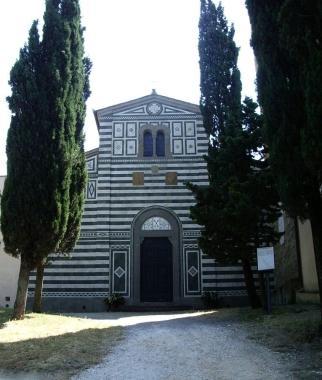 La pieve di San Piero dove &egrave; allestita la mostra   