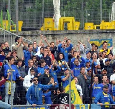 La curva Nord ha sospinto i giocatori 