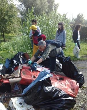I ragazzi impegnati sul Vincio 