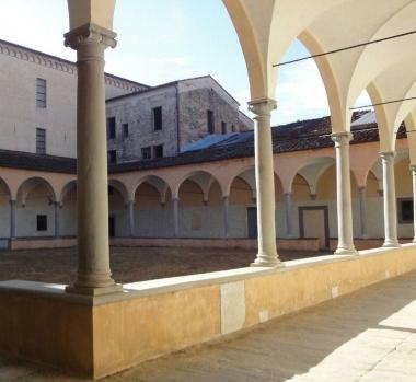 Il bellissimo chiostro di San Lorenzo 