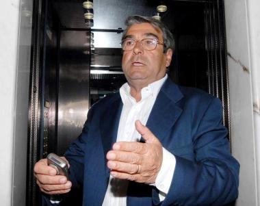 PROTAGONISTI. A sinistra Aldo Spinelli, al centro il ds Elio Signorelli e il dg Giovanni Gardini, a destra i due presidenti del West Ham ovvero David Sullivan e David Gold subentrati quando la vecchia società aveva già preso Diamanti