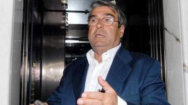 PROTAGONISTI. A sinistra Aldo Spinelli, al centro il ds Elio Signorelli e il dg Giovanni Gardini, a destra i due presidenti del West Ham ovvero David Sullivan e David Gold subentrati quando la vecchia società aveva già preso Diamanti