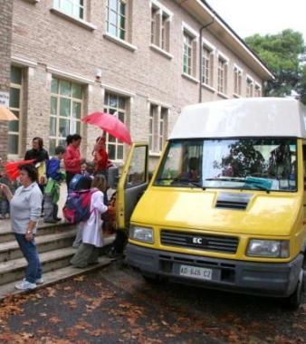 Bufera sullappalto dello scuolabus a Rosignano   