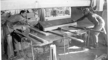 <b>DIFFICOLTÀ.</b> Operai al lavoro in un laboratorio del marmo