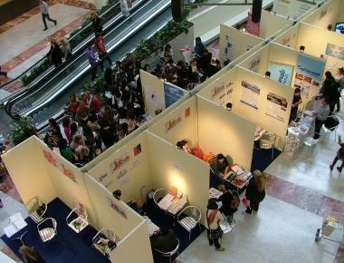 Gli stand di Job Zone al Centro I Gigli           