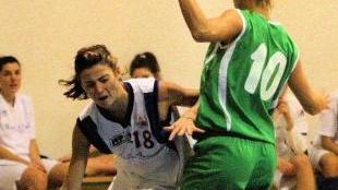 Un’azione di gioco delle ragazze della Brunetti e Antonelli