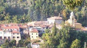 L’assessore Barbieri e veduta di Licciana